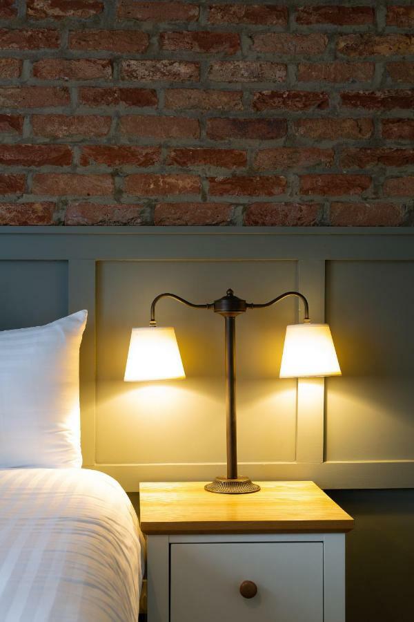 The Poacher Inn Hook  Zewnętrze zdjęcie
