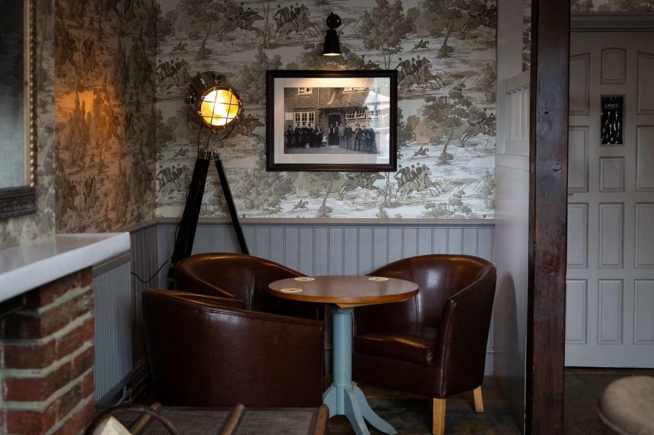 The Poacher Inn Hook  Zewnętrze zdjęcie