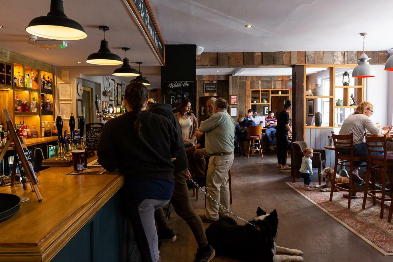 The Poacher Inn Hook  Zewnętrze zdjęcie